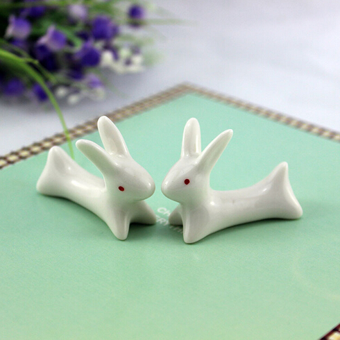 Wholesale-10pcs/lot Cute Ceramic Ware Rabbit Chopsticks Stand Rest Chopsticks Holder Rack Porcelain Spoon Fork Holder New free shipping