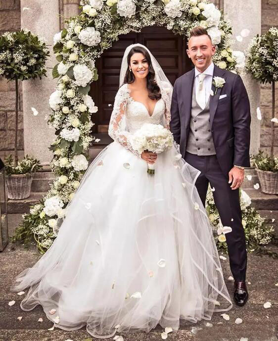 Elegant 2017 Lace Long Sleeve Ball Gown Wedding Dresses Tulle Sheer V Neck Tiered Long Bridal Gowns Custom Made China EN11105