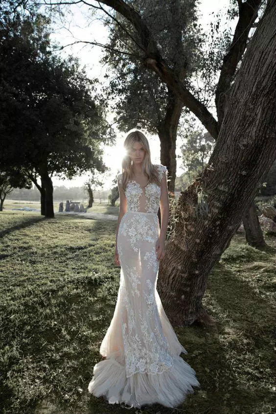 Sexy Berta Lace Wedding Dresses Applique Illusion Bodice Nude Mermaid Wedding Dress Vestidos de Novia Sequins Plus Size Bridal Gown