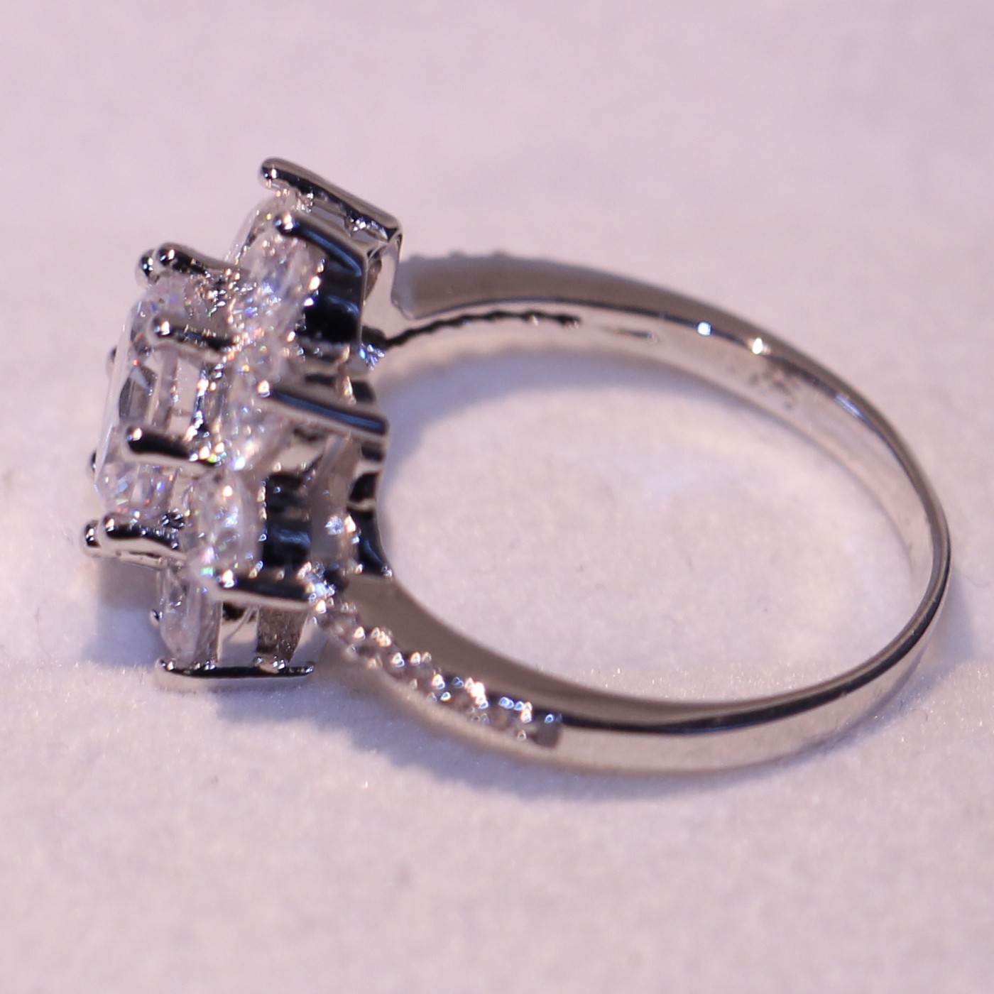 Elegant Handcrafted Sterg Sier Ring with White Sapphire Cubic Zirconia, ral Wedding Band for Women 3851