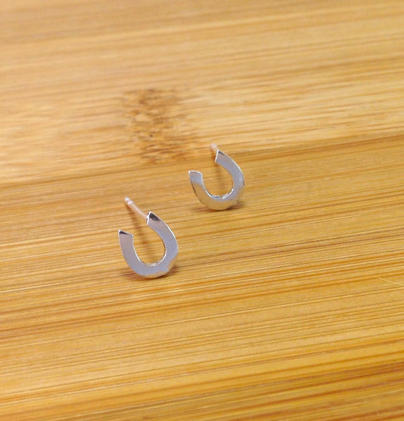 30Pair- S045 Gold Silver Lucky Horseshoe Stud Earrings Horse Shoe Hoof Earrings Cute Letter Alphabet Initial U Stud Earrings