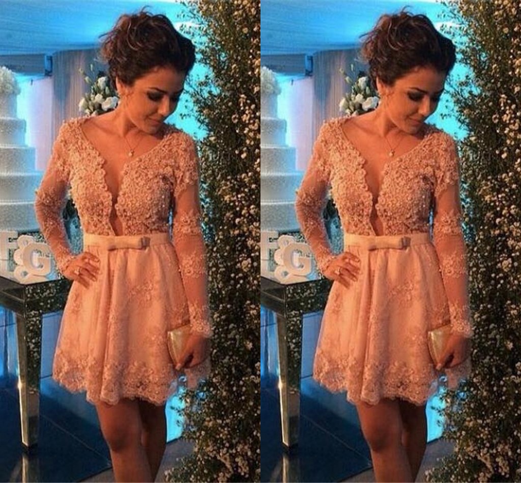 2017 Champagne Lace Cocktail Dresses with Long Sleeves Sexy Short Party Dresses Mini Homecoming Party Gowns Vestidos de Venda, Fuchsia
2017 Champagne Lace Cocktail Dresses with Long Sleeves Sexy Short Party Dresses Mini Homecoming Party Gowns Vestidos de Venda, Fuchsia
