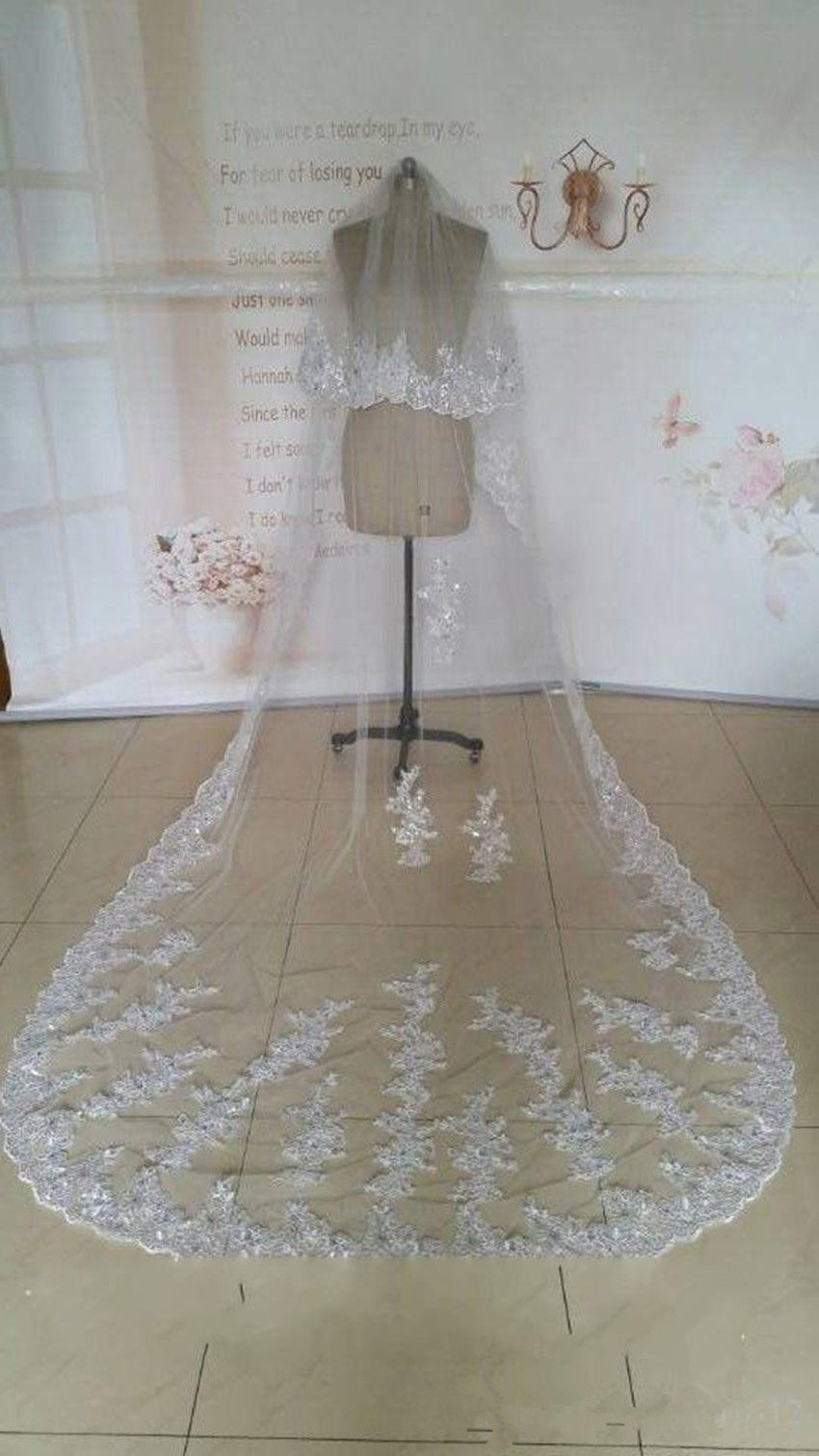 Best Selling New Long White Ivory Lace Edge Cathedral Wedding Veils Bridal Veil Sequin Crystal Beaded 1 Layer without comb Can Cove Face
