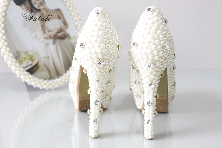 Fashion Luxurious Pearls Crystals White Wedding Shoes Size 12 cm High Heels Bridal Shoes Party Prom Women Shoes Free Shipping