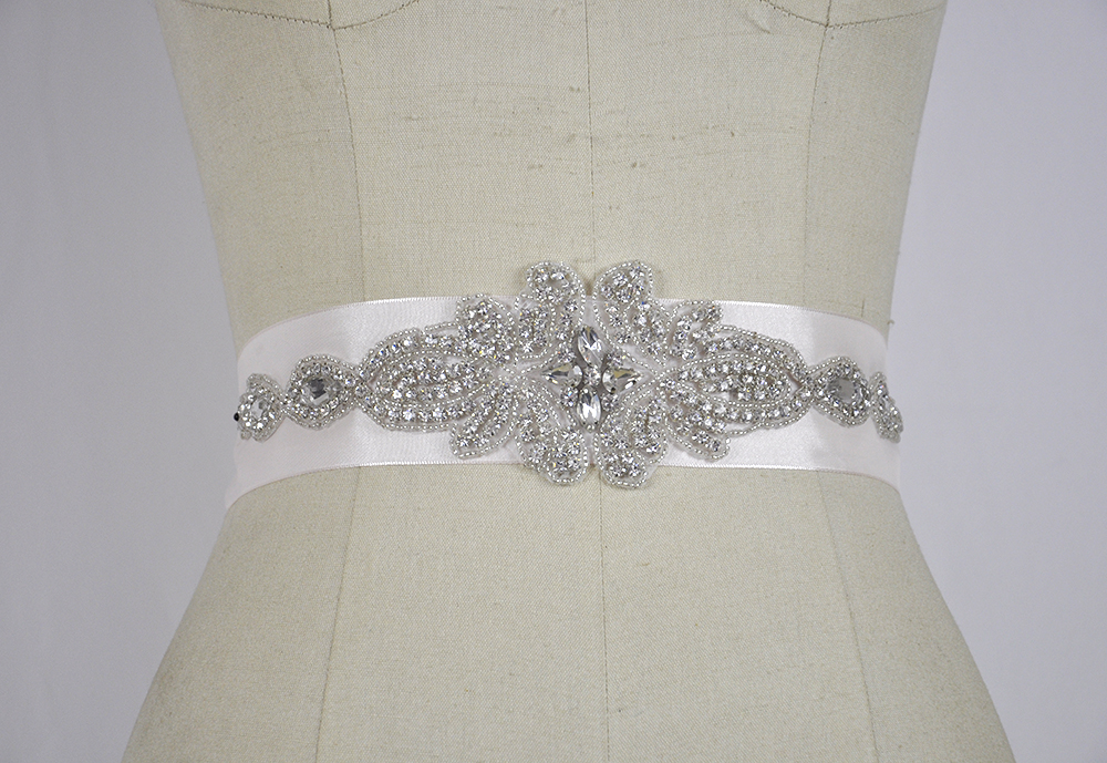 Newest Adjustable Size White crystal beaded Bridal Sashes For Brides Rhinestones belts wedding accessory Custom Made
Newest Adjustable Size White crystal beaded Bridal Sashes For Brides Rhinestones belts wedding accessory Custom Made