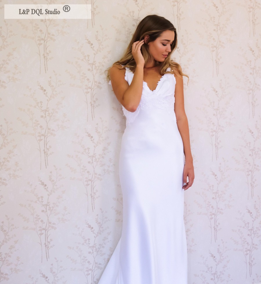 Sexy Backless Mermaid Wedding Dress Satin Bridal Gowns Scoop Satin with Lace Applique Bridal Gowns Fast Ship