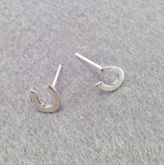30Pair- S045 Gold Silver Lucky Horseshoe Stud Earrings Horse Shoe Hoof Earrings Cute Letter Alphabet Initial U Stud Earrings