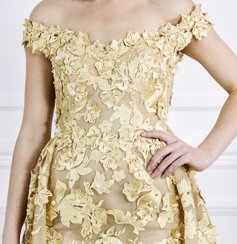 3D Floral Applique Pearls Gold Prom Dresses Sweep Train Off The Shoulder Sleeveless Evening Gown New Formal Dress Party Evening Wear
