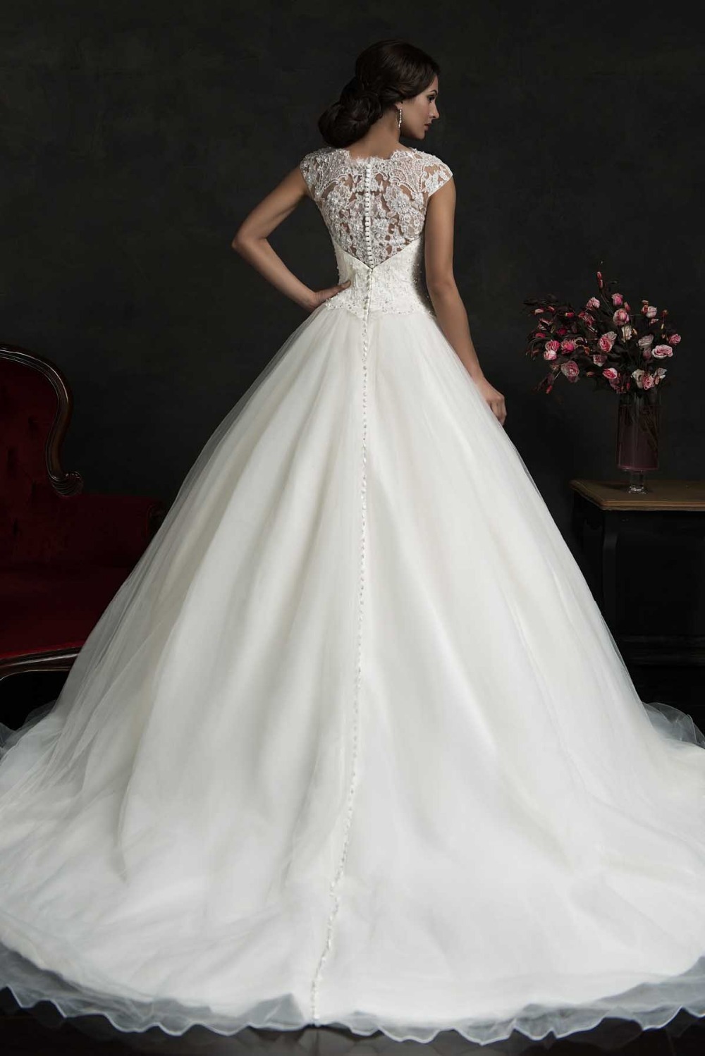 2020 HOt New Vintage High Neck Long Organza Ball Gown Wedding Dress Bridal Gown Cap Sleeve Bridal Wedding Gown Button