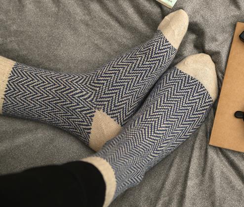 Wholesale-Free shipping 4Pairs wavy lines herringbone paragraphs jacquard wool socks male rabbit warm mens dress socks chaussette homme