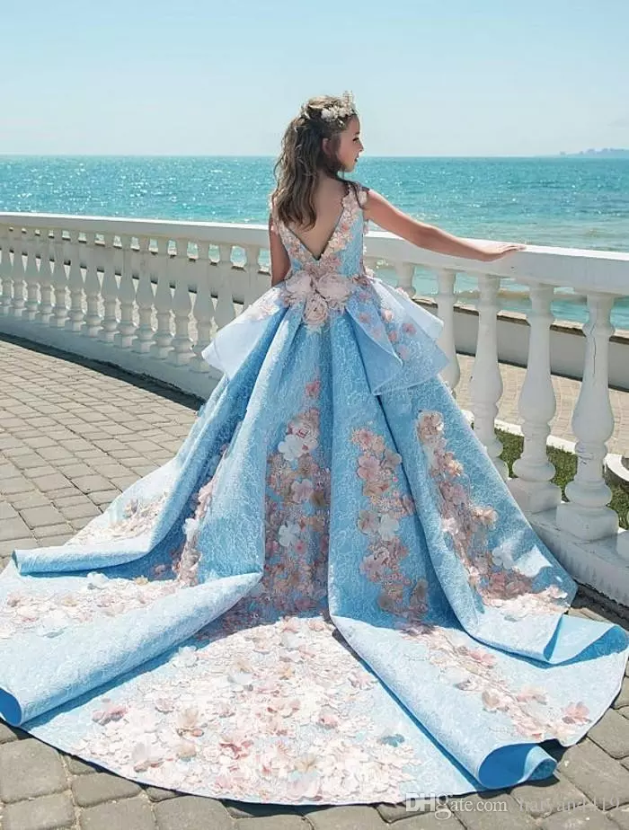 2018 Girls Pageant Dresses Sky Blue Lace Applique Pearls 3D Floral Tiered Sash Bow V Back Long Kids Flower Girls Dress Birthday Gowns