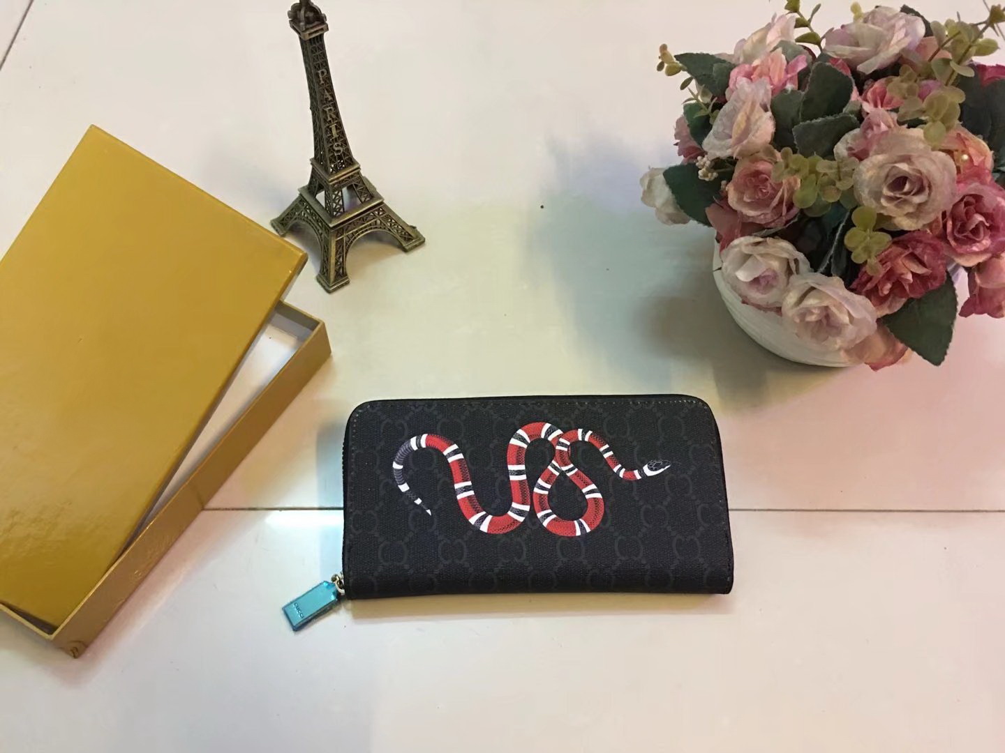 2018 Fashion Men/Womens Genuine Leather Purses famous brand Long Single Zipper wallets printing Animal pattern purse wallets With Box Bags, Red;black
2018 Fashion Men/Womens Genuine Leather Purses famous brand Long Single Zipper wallets printing Animal pattern purse wallets With Box Bags, Red;black