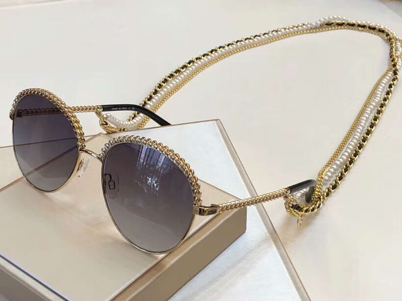 2184 Gold Grey Shaded Sunglasses Chain Necklace Sun Glasses Women Fashion sunglasses gafas de sol New with box
2184 Gold Grey Shaded Sunglasses Chain Necklace Sun Glasses Women Fashion sunglasses gafas de sol New with box