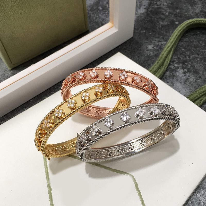 Small four-leaf clover bracelet suitable for ladies' top design style bracelet jewelry
Small four-leaf clover bracelet suitable for ladies' top design style bracelet jewelry