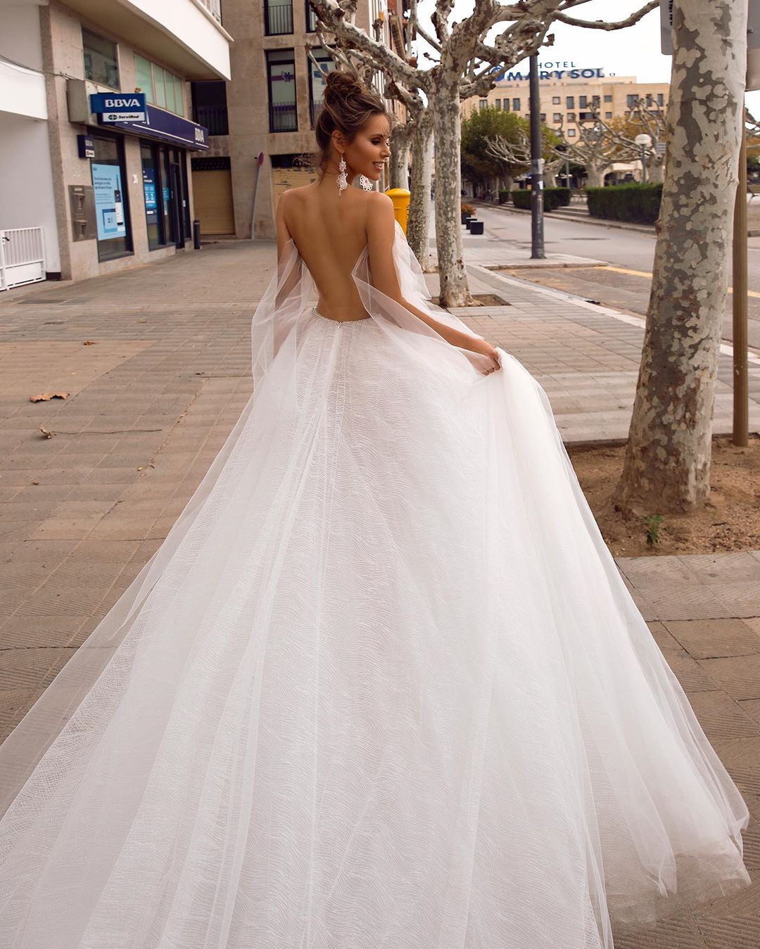 Line Fabulous A Lace Backless Wedding Dresses Deep V Neck Beaded Long Sleeves Bridal Gowns Sweep Train Tulle Robe De Marie