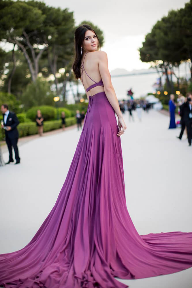 Celebrity Elegant Evening Dresses 2020 Halter 2 Pieces Cutaway Sides Formal Prom Gowns Side Cut Out Custom Runway Fashion Dress