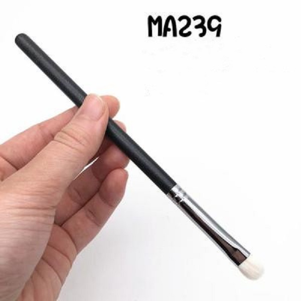 30pcs/lot-Supplying New Cosmetics #239 Medium Eye Shader Brush M Makeup Brushes Eye Shadow Smudged Shading Brush Goat Hair free shipping