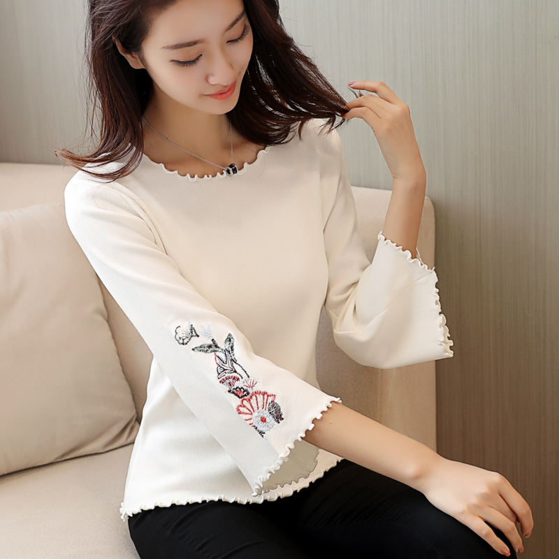 2019 New Autumn Knitted Sweater Flare Sleeve Embroidery Short Pullover Women Tops O-Neck Loose Jumper Casual Knitwear Pull Femme, Black
2019 New Autumn Knitted Sweater Flare Sleeve Embroidery Short Pullover Women Tops O-Neck Loose Jumper Casual Knitwear Pull Femme, Black
