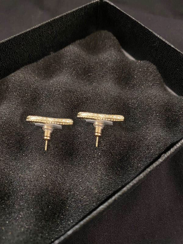 Fashion hoop pearl gold stud earrings aretes orecchini for women party wedding engagement lovers gift jewelry with box, White
Fashion hoop pearl gold stud earrings aretes orecchini for women party wedding engagement lovers gift jewelry with box, White