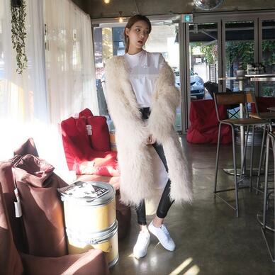 Vetement Women' Winter 2019 Vetement Overcoat Artificial Fur Coat Mongolia Sheep Fur Femme Jacket Long Fluffy Outwear AR96, White
Vetement Women' Winter 2019 Vetement Overcoat Artificial Fur Coat Mongolia Sheep Fur Femme Jacket Long Fluffy Outwear AR96, White