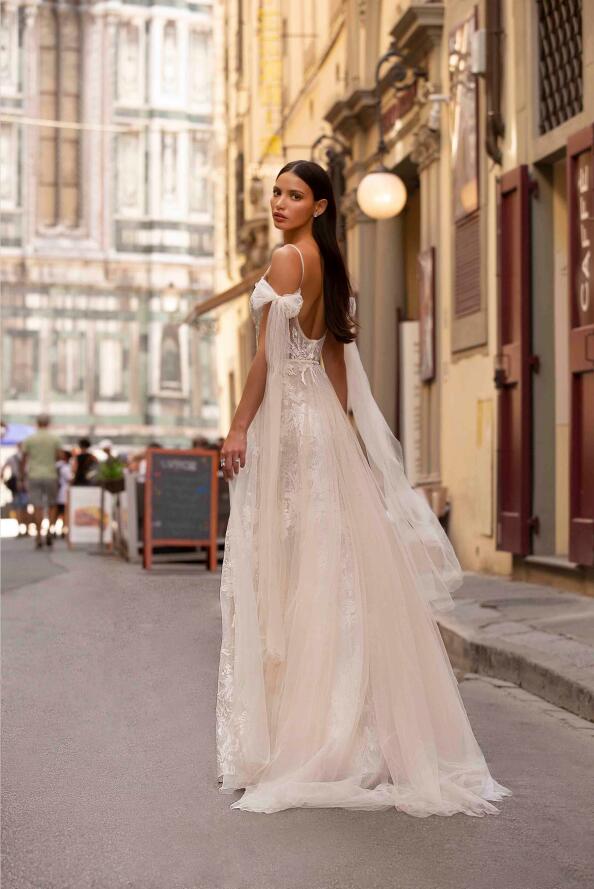 2020 Bohemian Wedding Dresses Spaghetti Strap Lace Appliqued Tulle Country Bridal Gowns A Line Custom Made Beach Wedding Dress