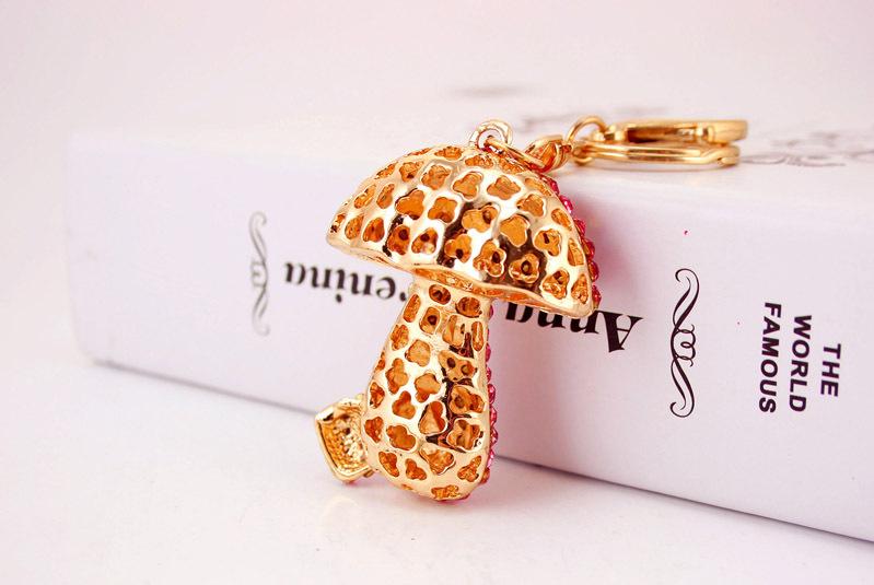 Cute Mushroom Shape Keychain Rhinestone Crystal Alloy Pendant Car Key Chain Ornament Handbag Decor Fashion Key Rings Free Shipping