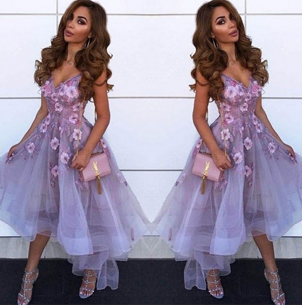 Lavender V Neck Tulle A Line Homecoming Dresses 2019 Arabic Lace Applique High Low Princess Short Prom Party Graduation Dresses, Purple
Lavender V Neck Tulle A Line Homecoming Dresses 2019 Arabic Lace Applique High Low Princess Short Prom Party Graduation Dresses, Purple