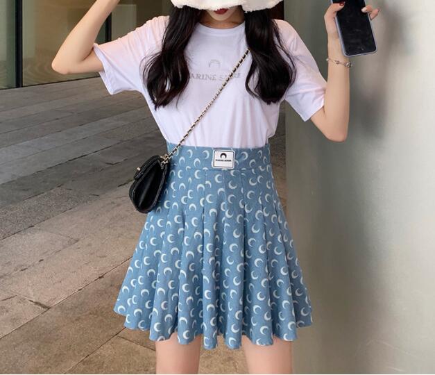 2023 new style women's fashion short sleeve rhinestone t-shirt and high waist a-line moon print denim jeans pleated short skirt twinset, White t-shirt
2023 new style women's fashion short sleeve rhinestone t-shirt and high waist a-line moon print denim jeans pleated short skirt twinset, White t-shirt