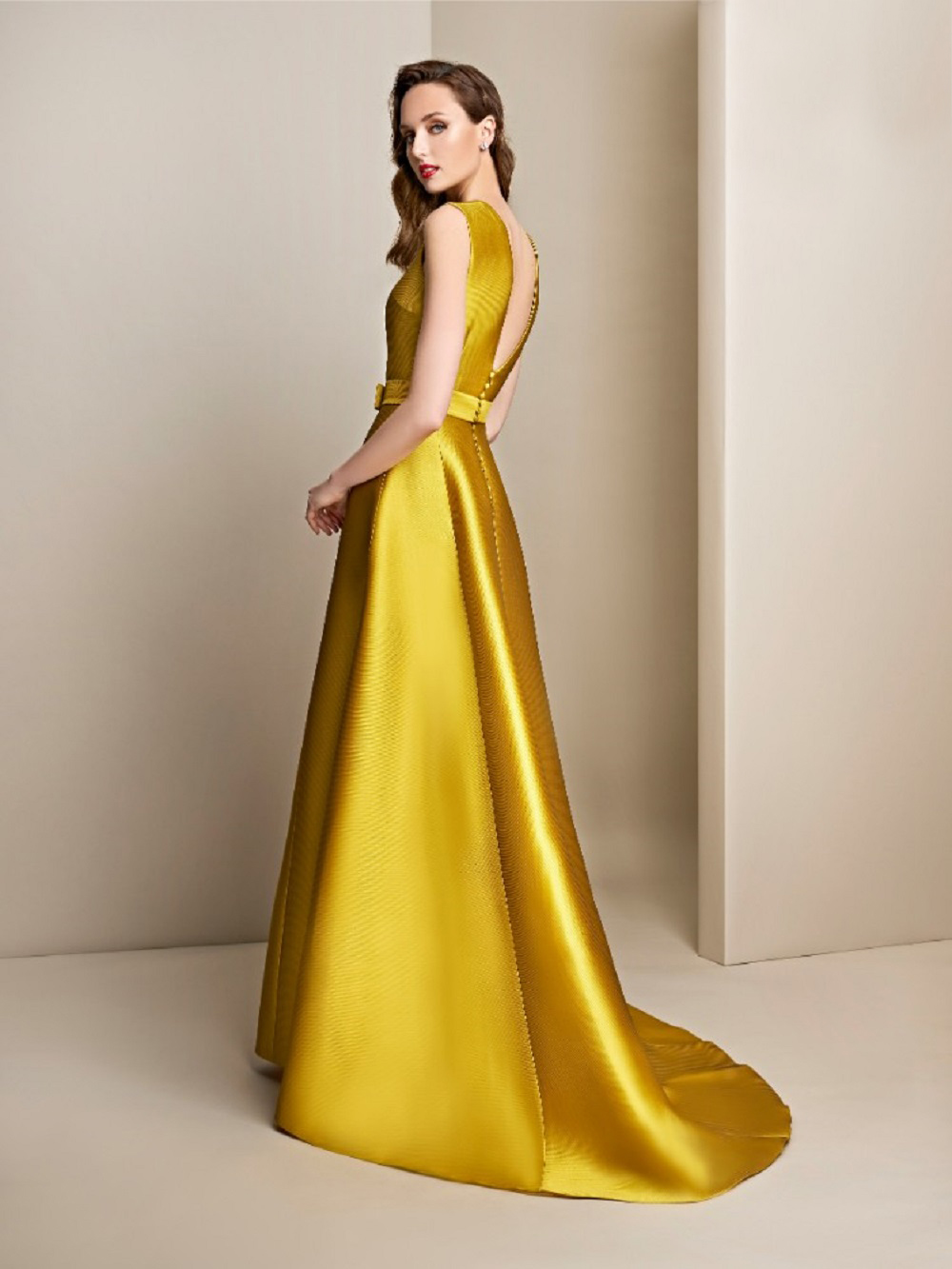 2020 Yellow Evening Dresses Deep V Neck A Line Satin Sexy Back Sweep Train Prom Dress Party Wear Custom Made Robes De Soirée