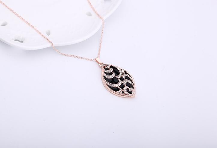 Bridal Jewelry Sets for Wedding decorations Wedding accessories Necklace set with two pieces earrings wedding jewelry
