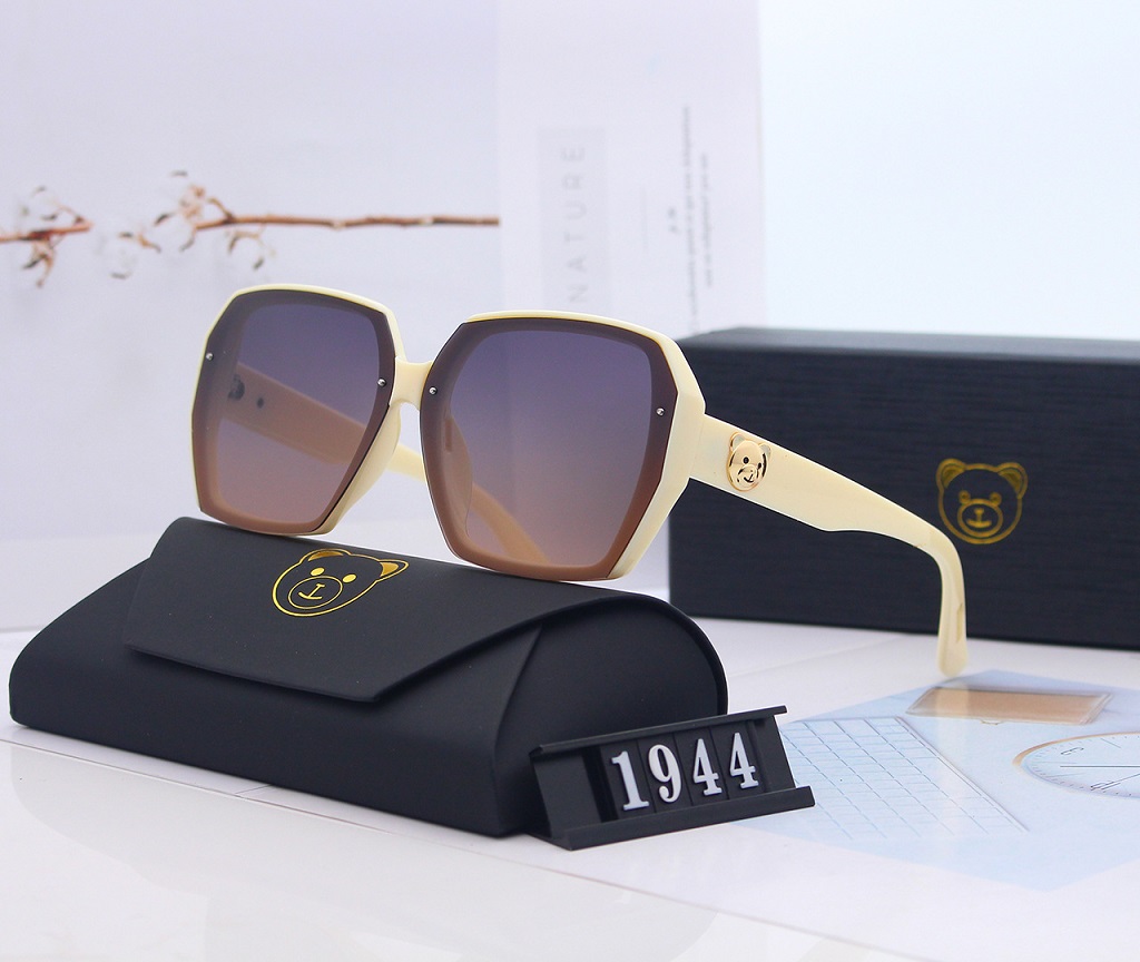 Ins new fashion luxury lovely cute bear cartoon polarized designer sunglasses for women girls ladies uv proof 5 colors
Ins new fashion luxury lovely cute bear cartoon polarized designer sunglasses for women girls ladies uv proof 5 colors