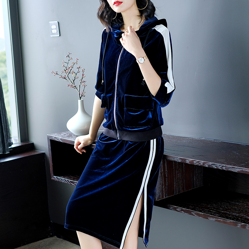 Velvet 2 Piece Set Women Casual Velour Tracksuit Top And Skirt Velvet Tracksuits Conjunto Feminino Year-old Female Costume, Royal blue
Velvet 2 Piece Set Women Casual Velour Tracksuit Top And Skirt Velvet Tracksuits Conjunto Feminino Year-old Female Costume, Royal blue