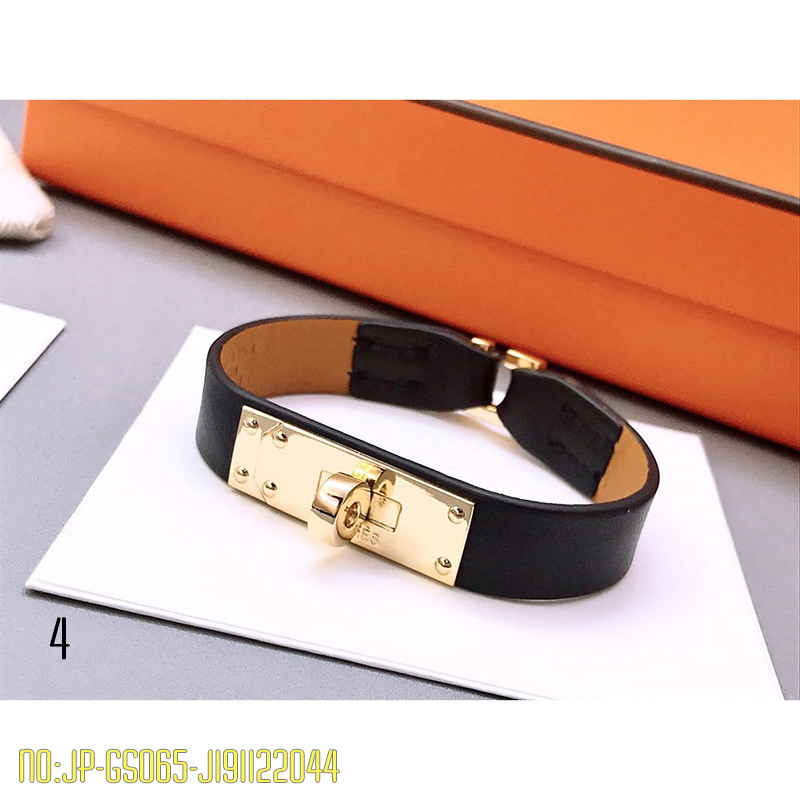 2020 New Real Leather Gold H Letter Gold Bracelet for Women Punk Rock Designer Brand Jewelry for Women Gift Box Christmas Gift, Black
2020 New Real Leather Gold H Letter Gold Bracelet for Women Punk Rock Designer Brand Jewelry for Women Gift Box Christmas Gift, Black