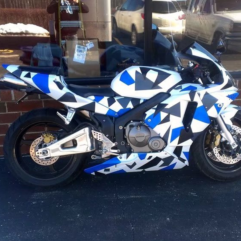 Black Blue White Arctic Camouflage / Camo Vinyl For Car Wrap Pixel Camo Sticker Film With Air Release Vehicle Graphic