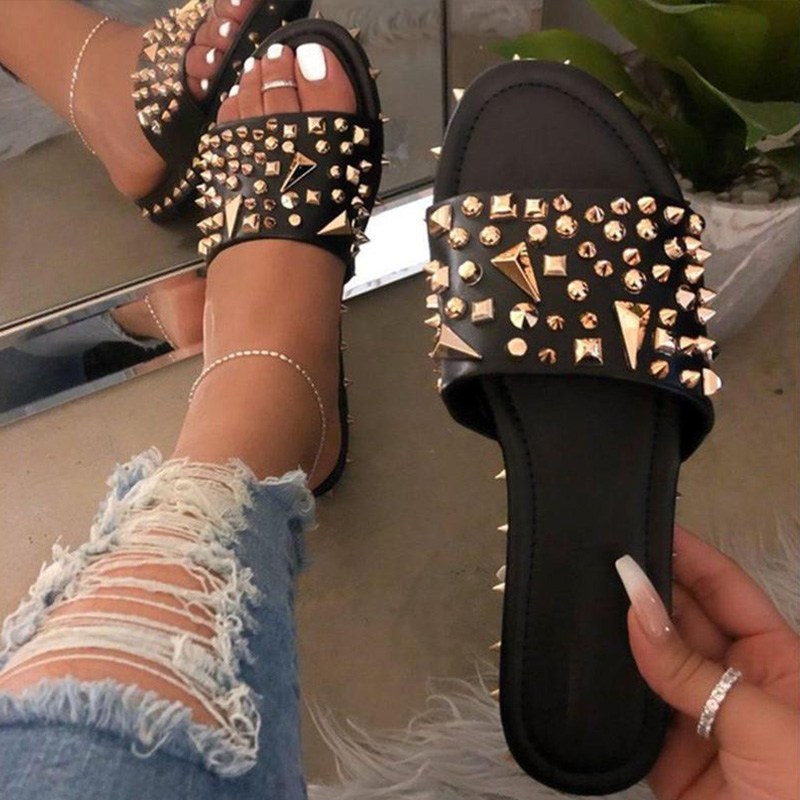 Summer Women Slippers Fashion Rivet Rhinestone Shoes Woman Open Toe Flat Slippers Female Outdoor Casual Beach Slides Ladies 20201