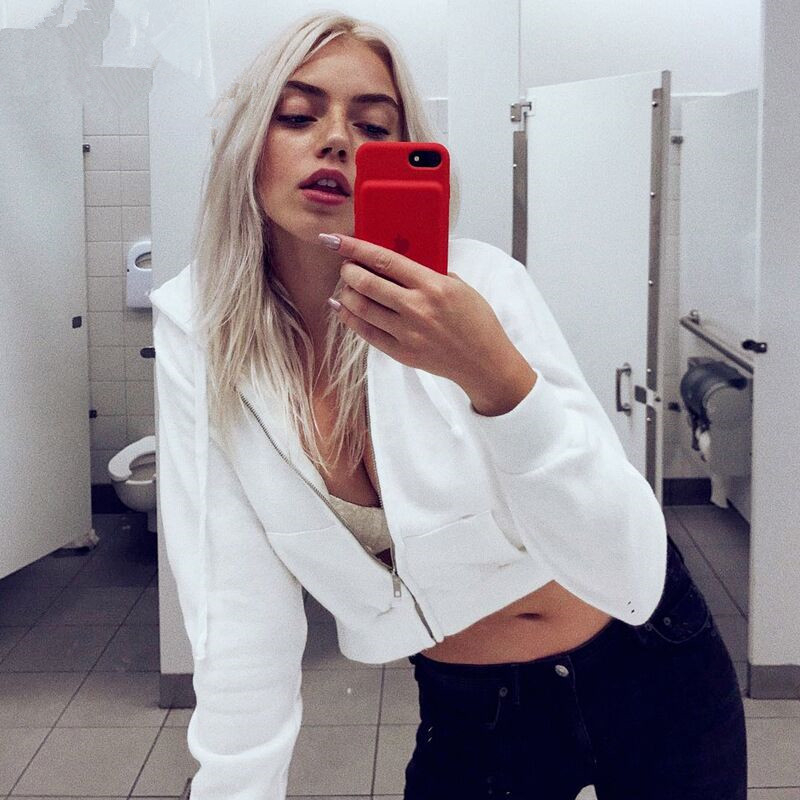 White Long Sleeve cotton hoodie New casual Ladies Fashion Sweatshirts Style Zipper Pockets Streetwear Hoodie, As pic
White Long Sleeve cotton hoodie New casual Ladies Fashion Sweatshirts Style Zipper Pockets Streetwear Hoodie, As pic