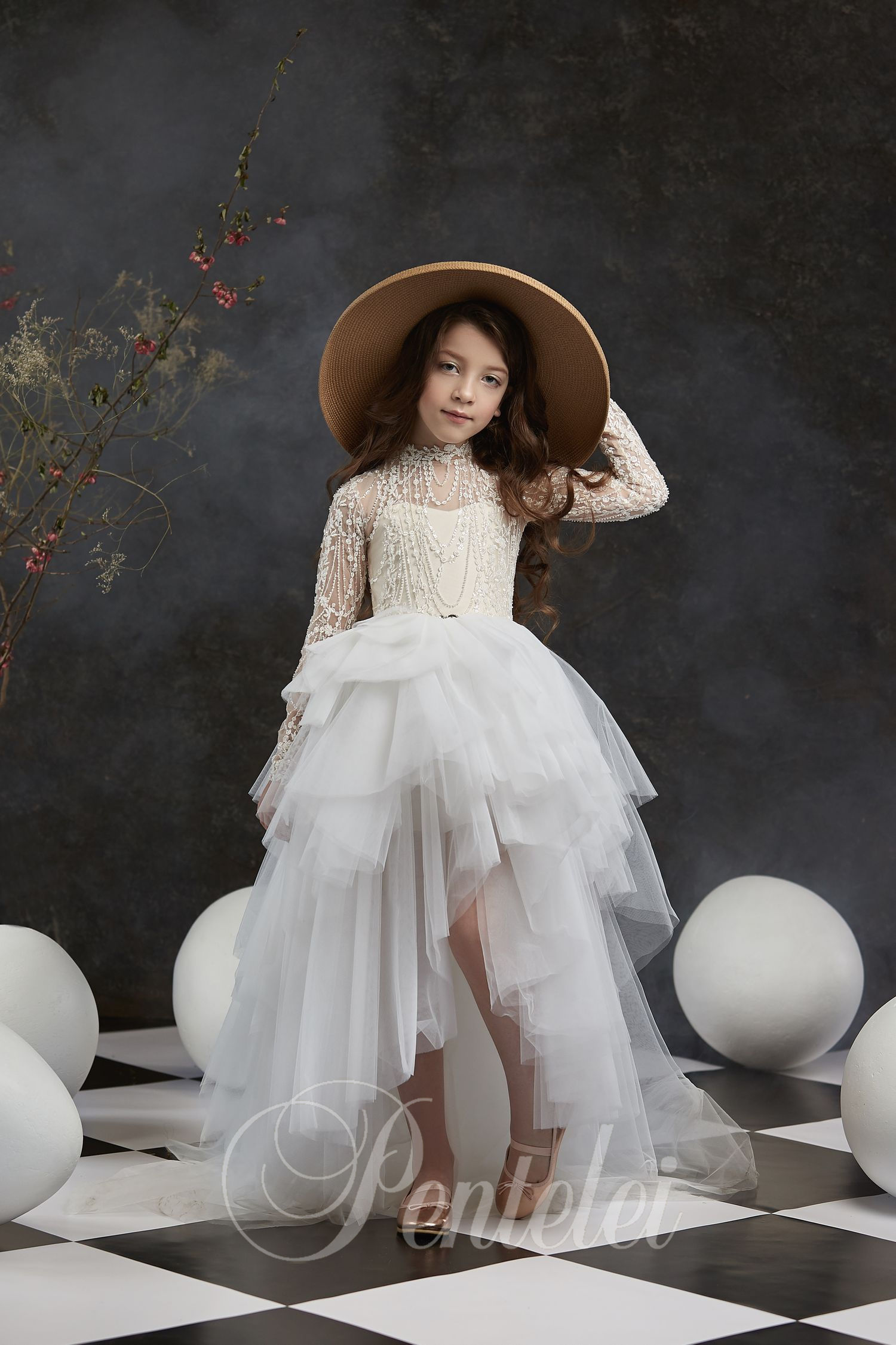 2020 Cowboy Flower Girl Dresses For Wedding Lace Appliqued Tiered Skirts Little Girls Pageant Dress High Neck First Holy Communion Gowns