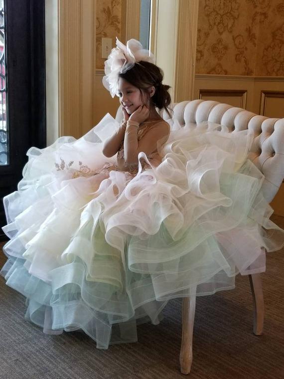 Colorful Girls Pageant Dress Jewel Neck Long Sleeves Tiered Skirts Lace Flower Girl Dresses Custom Luxury Appliqued Kids Formal Gowns