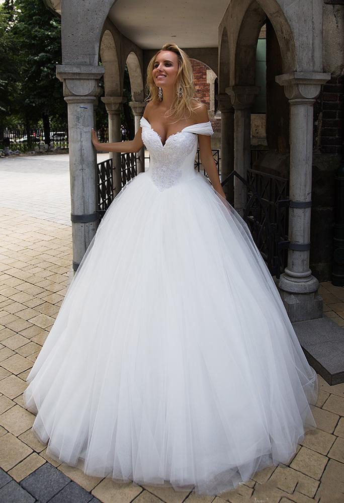 New Ball Gown Wedding Dresses Sweetheart Off Shoulder Princess Bridal Gowns Beaded Lace with Pearls Lace-up Wedding Dress