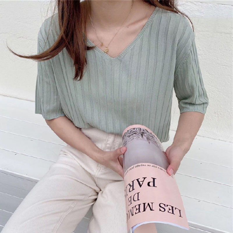 Summer V-neck Tops Short-sleeved Ice Silk Thin Section Knitted T-shirt Female Loose Half-sleeved Top Women Clothing
Summer V-neck Tops Short-sleeved Ice Silk Thin Section Knitted T-shirt Female Loose Half-sleeved Top Women Clothing