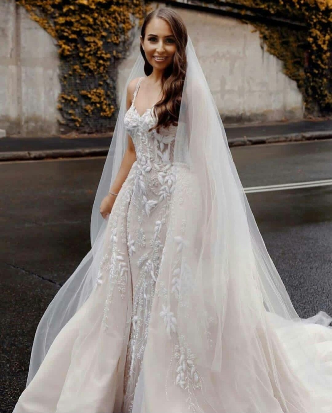 2020 Mermaid Wedding Dresses With Detachable Train Lace Appliques Beaded Country Wedding Dress Sexy Backless Robes De Mariée
