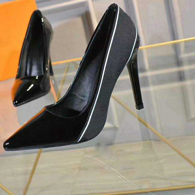 Hot Sale- Fashion designer women shoes red bottom high heels 10cm Nude black red Leather Pointed Toes Pumps Dress shoes
Hot Sale- Fashion designer women shoes red bottom high heels 10cm Nude black red Leather Pointed Toes Pumps Dress shoes