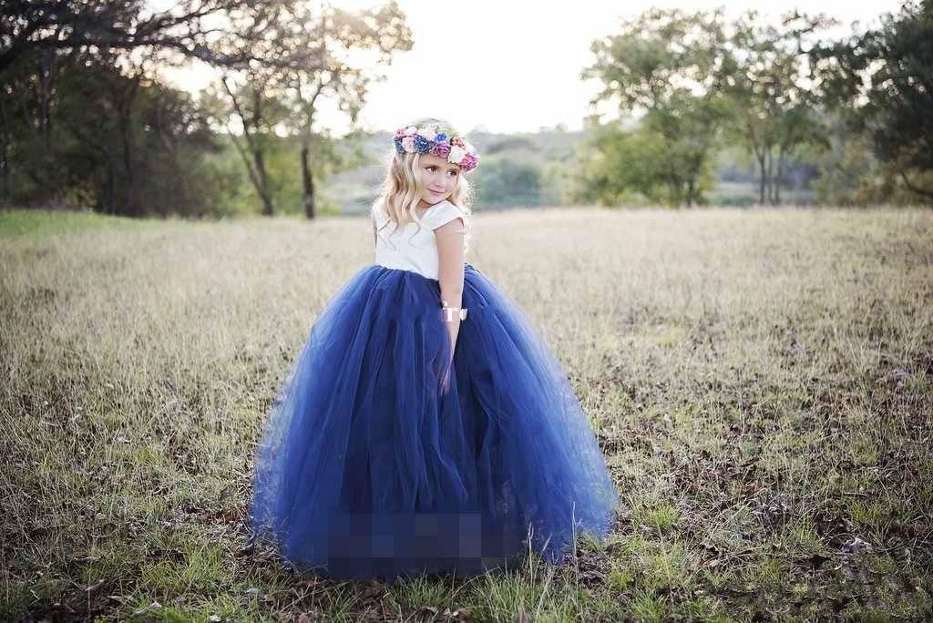 Cute Princess White Navy Blue Flower Girls Dresses 2019 Bateau Neck Cape Sleeve Puffy Ball Gown Girls Pageant Gown First Communion Gowns