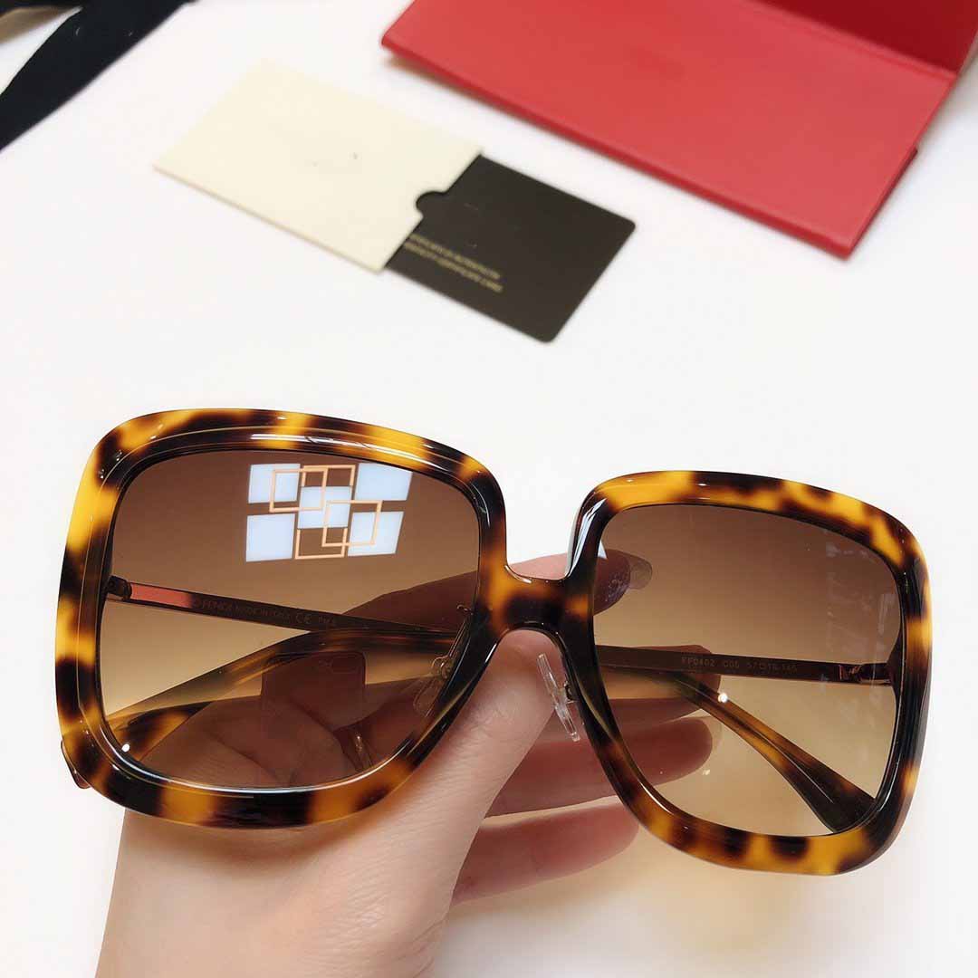 New fashion designer ladies sunglasses 0402 catwalk summer style top quality UV 400 protective glasses with box
New fashion designer ladies sunglasses 0402 catwalk summer style top quality UV 400 protective glasses with box