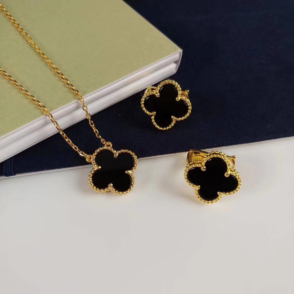 Fashion-silver necklace and earring match for women summer jewelry lover gift PS7008
Fashion-silver necklace and earring match for women summer jewelry lover gift PS7008
