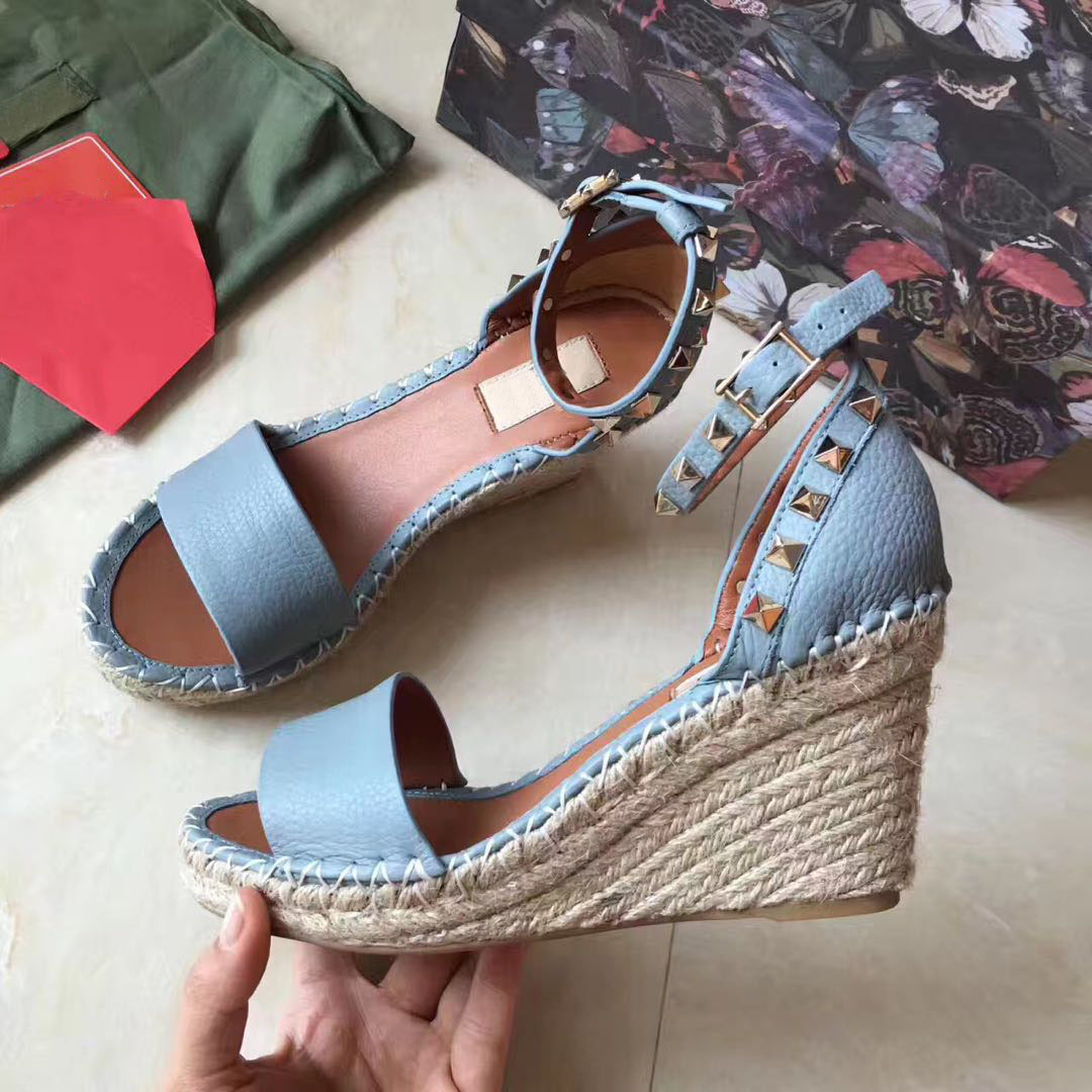 European Classic Luxury Style Women's Sandals Fashion Dress Shoes heel sandals Rivet trim leather to make rubber outsole more color, Green
European Classic Luxury Style Women's Sandals Fashion Dress Shoes heel sandals Rivet trim leather to make rubber outsole more color, Green
