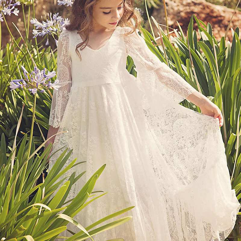 Cheap Boho Flower Girl Dresses Lace Lovely For Weddings V Neck Long Sleeves White Ivory Litter Girls Pageant Dress Kids Baby Communion Gowns
