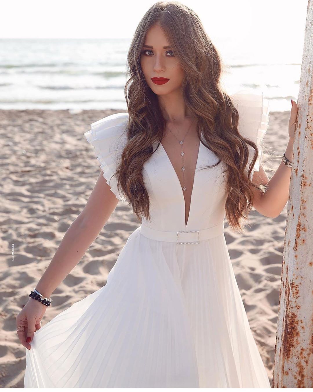 2020 Elegant Wedding Dresses Deep V Neck A Line Wedding Gowns Sweep Train Bridal Dresses Vestidos De Novia