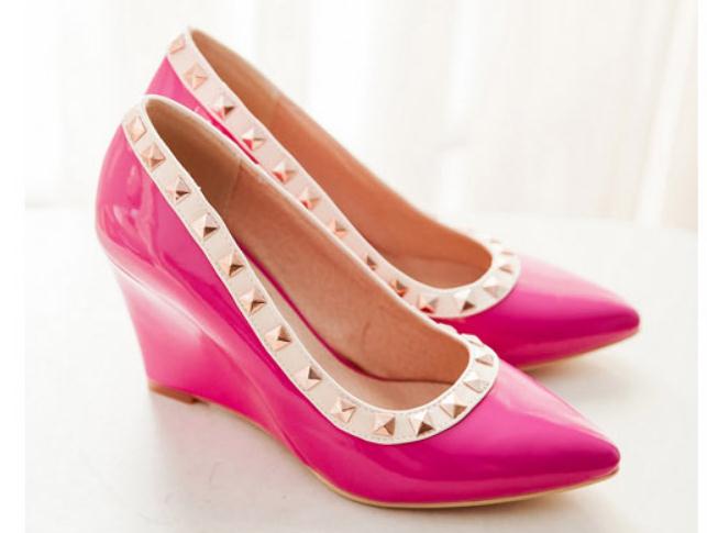 2019 rivet Women's shoes in Spring and Autumn with New style Slope heel pointed end @156, Black
2019 rivet Women's shoes in Spring and Autumn with New style Slope heel pointed end @156, Black