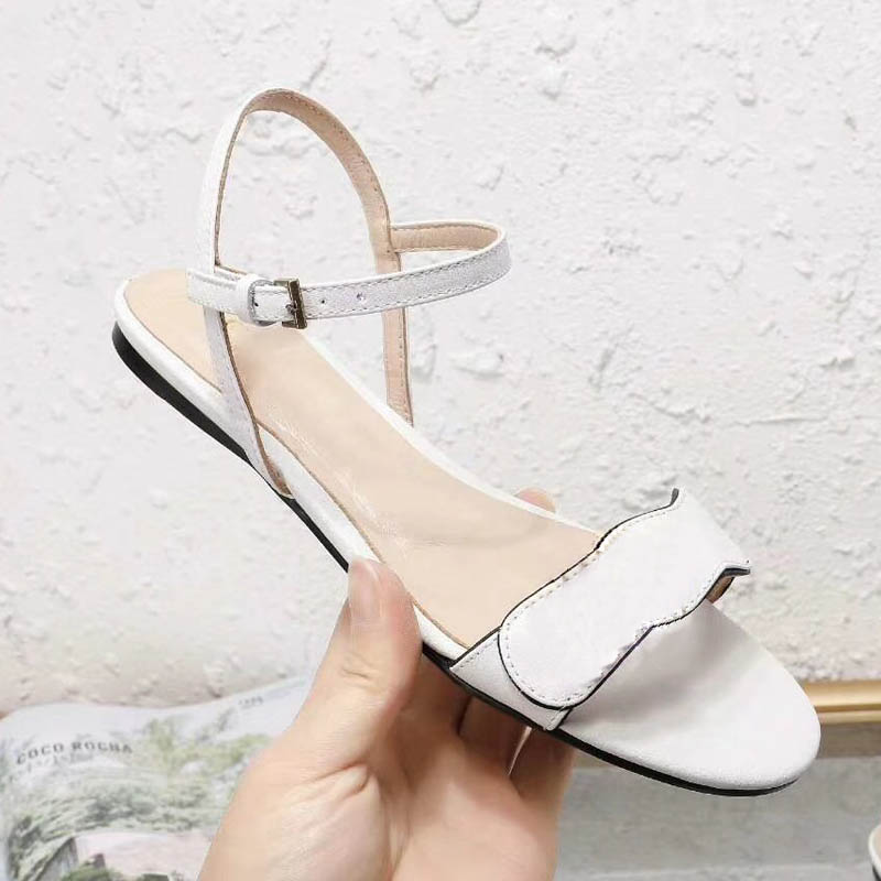 New fashion women's sandalsFashion Sandals Bohemian Diamond Slippers Woman Flats Flip Flops Shoes Summer Beach Sandals35-42